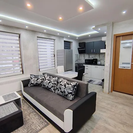 Apartment Elegant Ground-floor With Covered Terrace And Direct Access To Nature Pamporovo