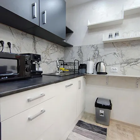 Elegant Ground-floor With Covered Terrace And Direct Access To Nature Pamporovo