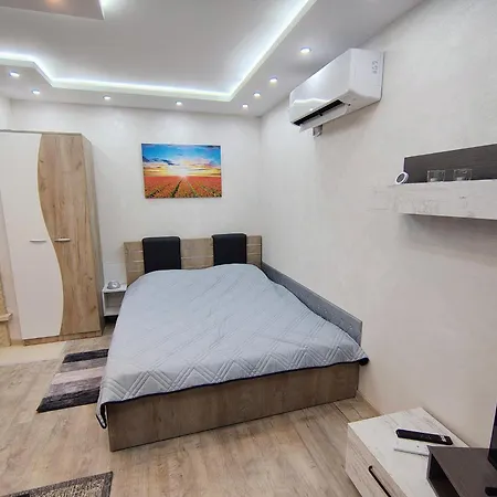 Elegant Ground-floor With Covered Terrace And Direct Access To Nature Pamporovo