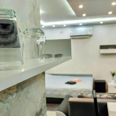 Apartment Elegant Ground-floor With Covered Terrace And Direct Access To Nature *