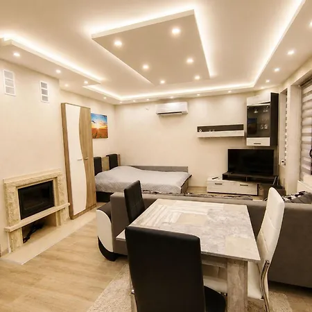 Lejlighed Elegant Ground-floor With Covered Terrace And Direct Access To Nature *