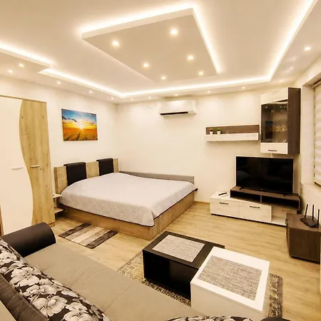 Lejlighed Elegant Ground-floor With Covered Terrace And Direct Access To Nature